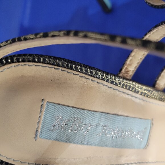 BETSEY JOHNSON Strappy Black & Gold Animal Print Heels - Picture 13 of 14